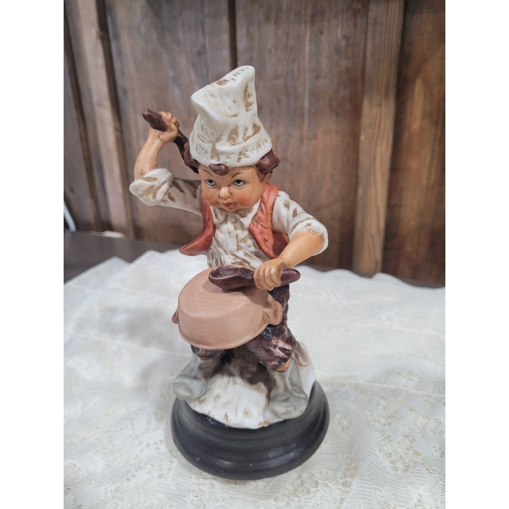 GIUSEPPE Armani Gulliver's world Hitting The Pan With Spoon Figurine Music Box